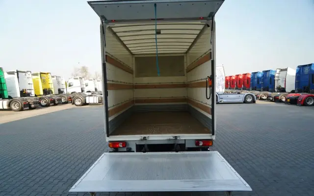 RENAULT MASTER  / KONTENER 4,25 M / WINDA DHOLLANDIA / SPROWADZONY 