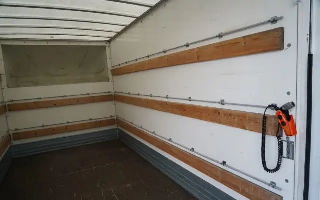 RENAULT MASTER  / KONTENER 4,25 M / WINDA DHOLLANDIA / SPROWADZONY 