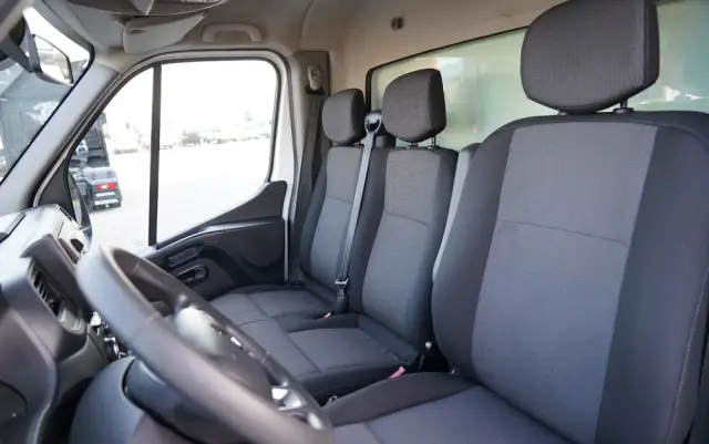 RENAULT MASTER  / KONTENER 4,25 M / WINDA DHOLLANDIA / SPROWADZONY 