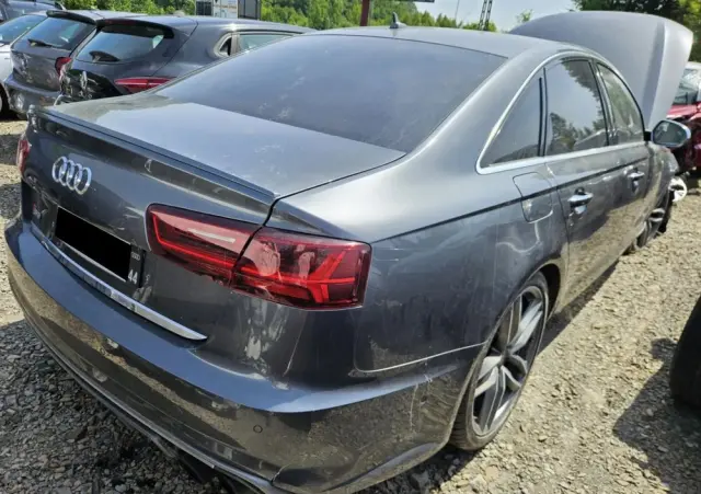 AUDI S6 Limousine 