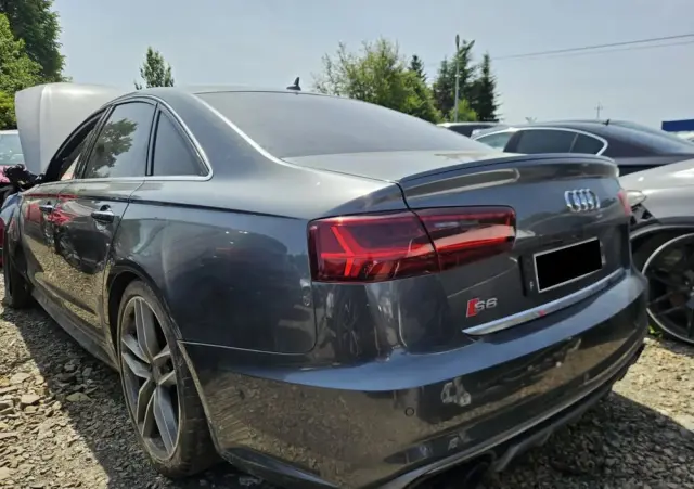 AUDI S6 Limousine 