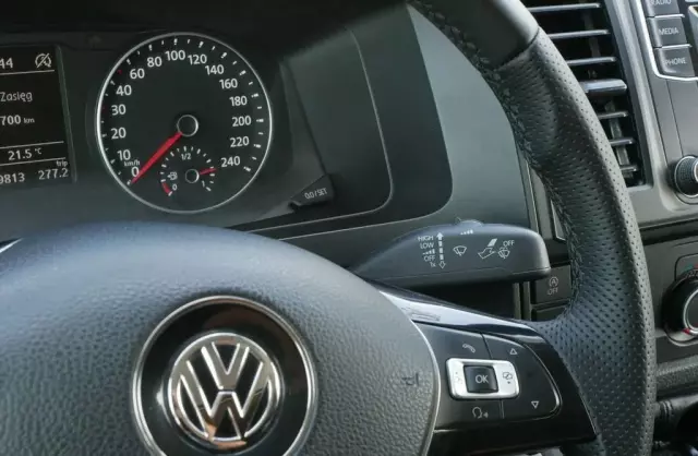 VOLKSWAGEN TRANSPORTER 