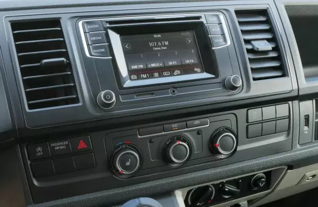 VOLKSWAGEN TRANSPORTER 