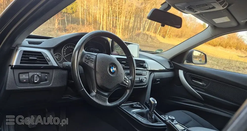 BMW Seria 3 318d
