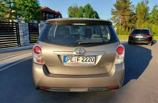 TOYOTA Verso 