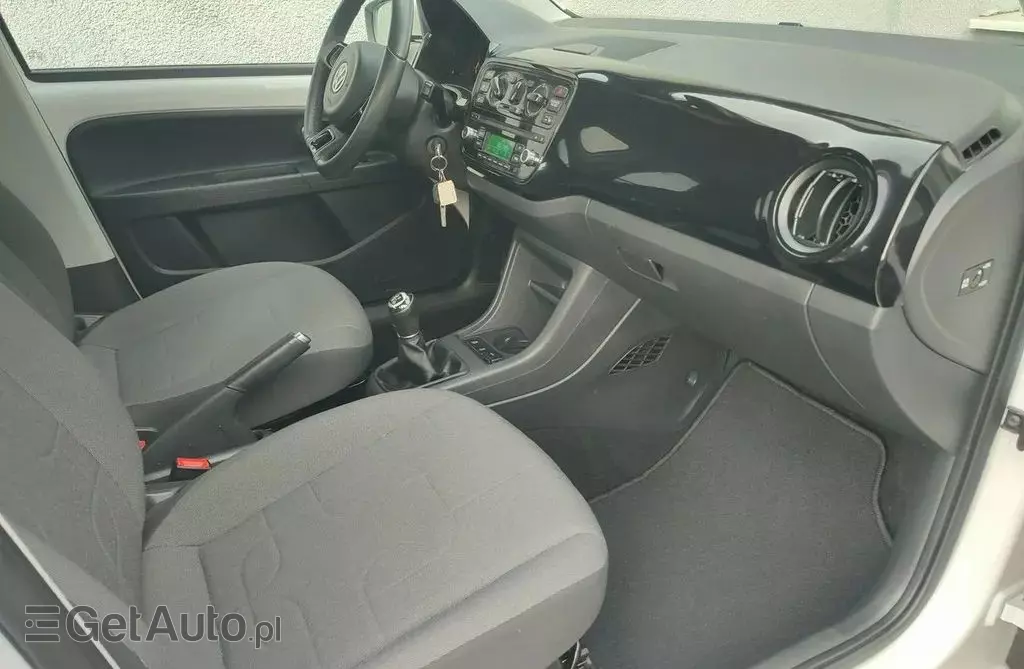 VOLKSWAGEN Up! 