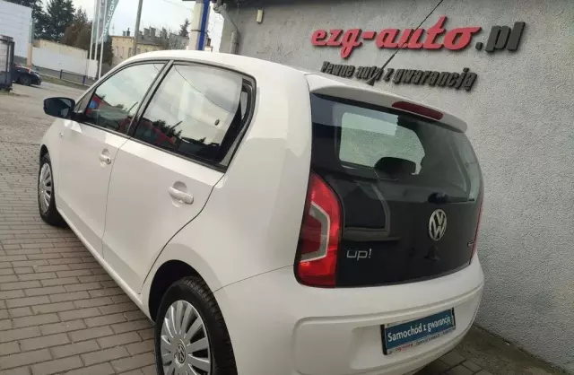 VOLKSWAGEN Up! 