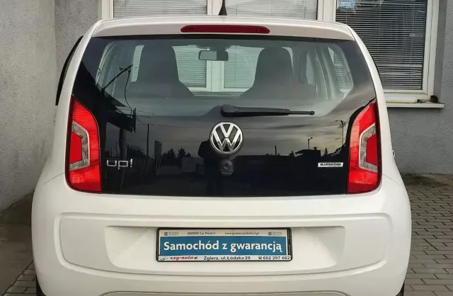 VOLKSWAGEN Up! 