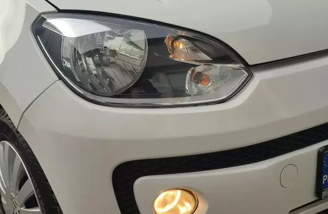 VOLKSWAGEN Up! 