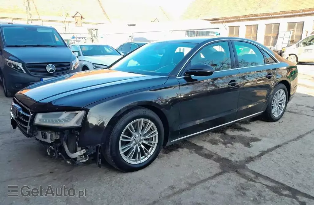 AUDI A8 