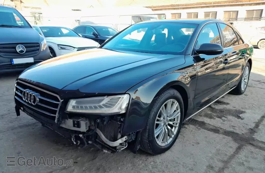 AUDI A8 
