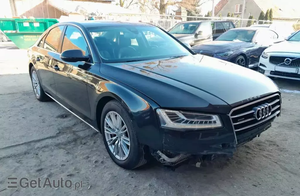 AUDI A8 