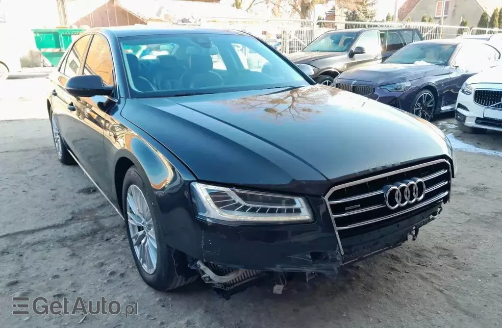 AUDI A8 