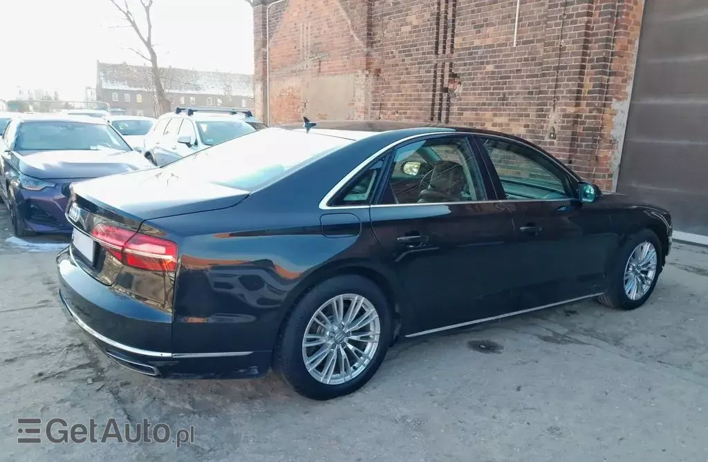 AUDI A8 