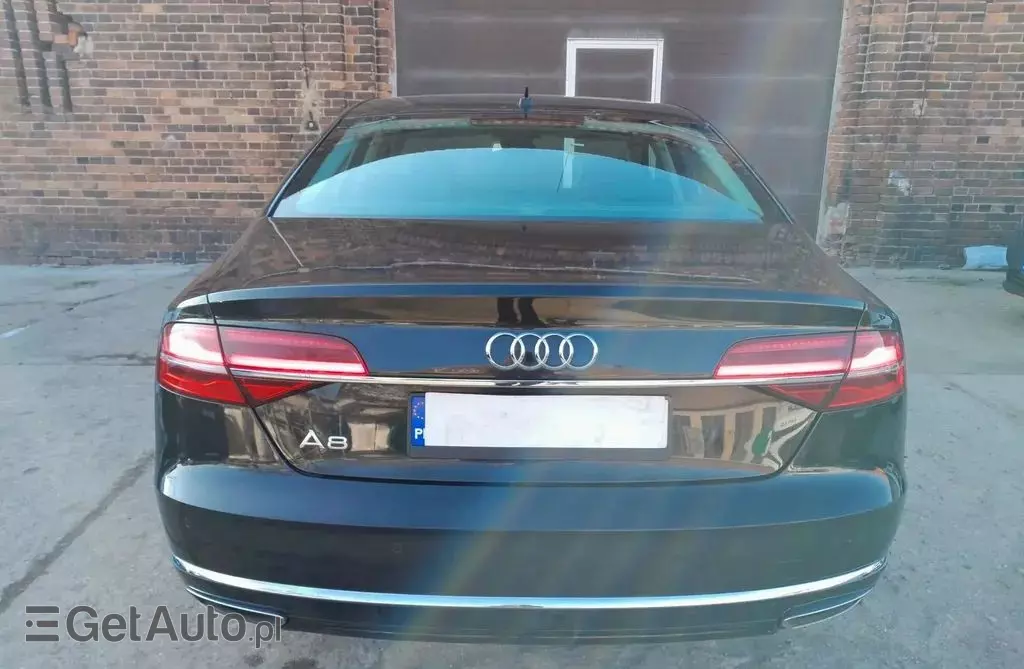 AUDI A8 