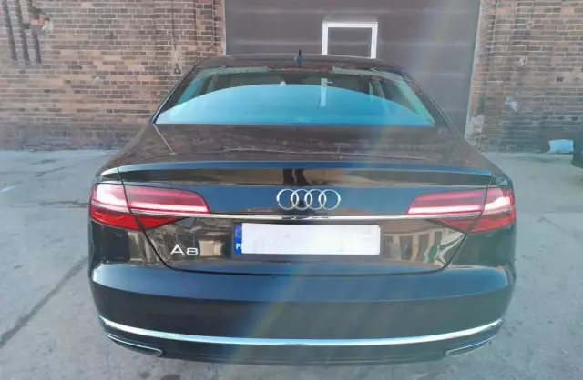 AUDI A8 