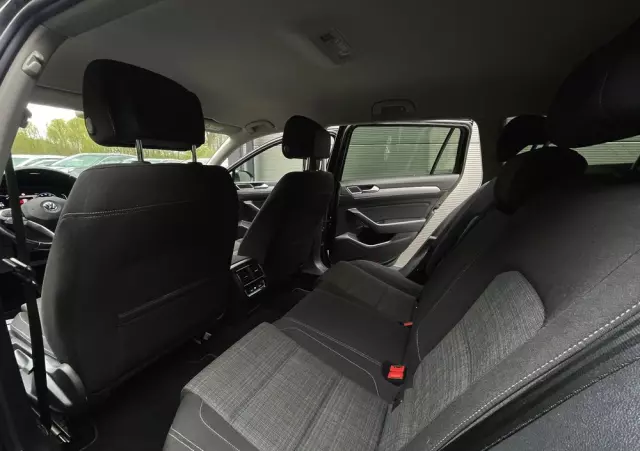 VOLKSWAGEN Passat 2.0 TDI SCR Business DSG