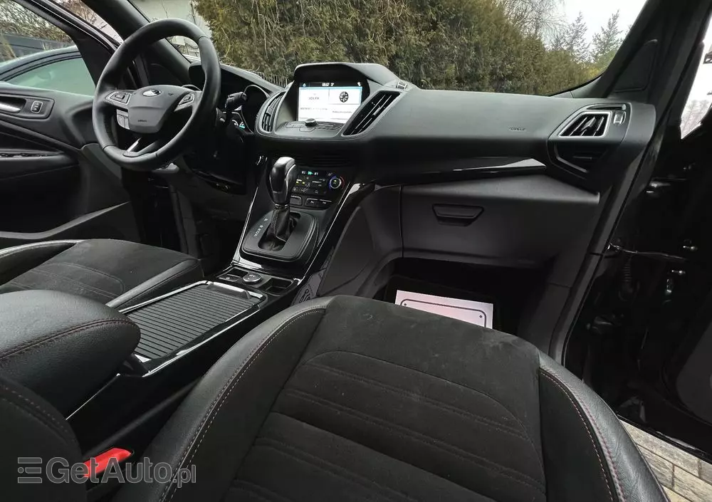 FORD Kuga 2.0 TDCi 4x4 ST-Line