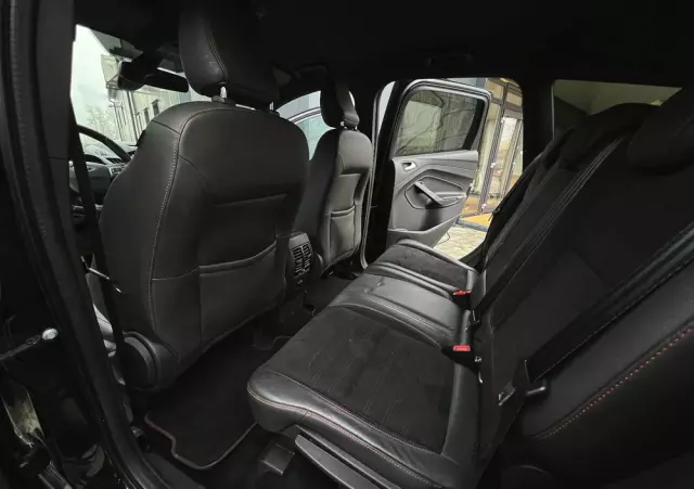 FORD Kuga 2.0 TDCi 4x4 ST-Line