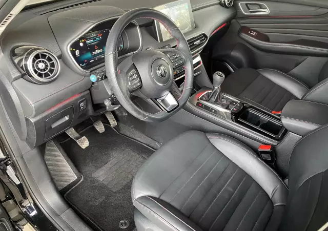 MG HS 1.5T-GDI Luxury