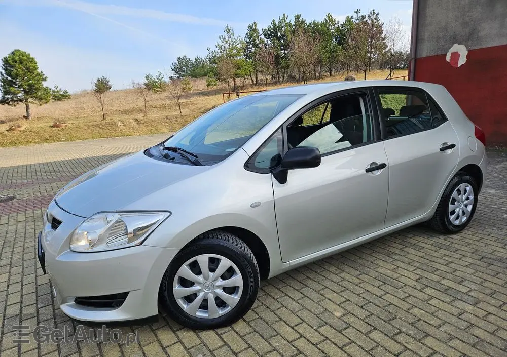 TOYOTA Auris 1.33 VVT-i Luna