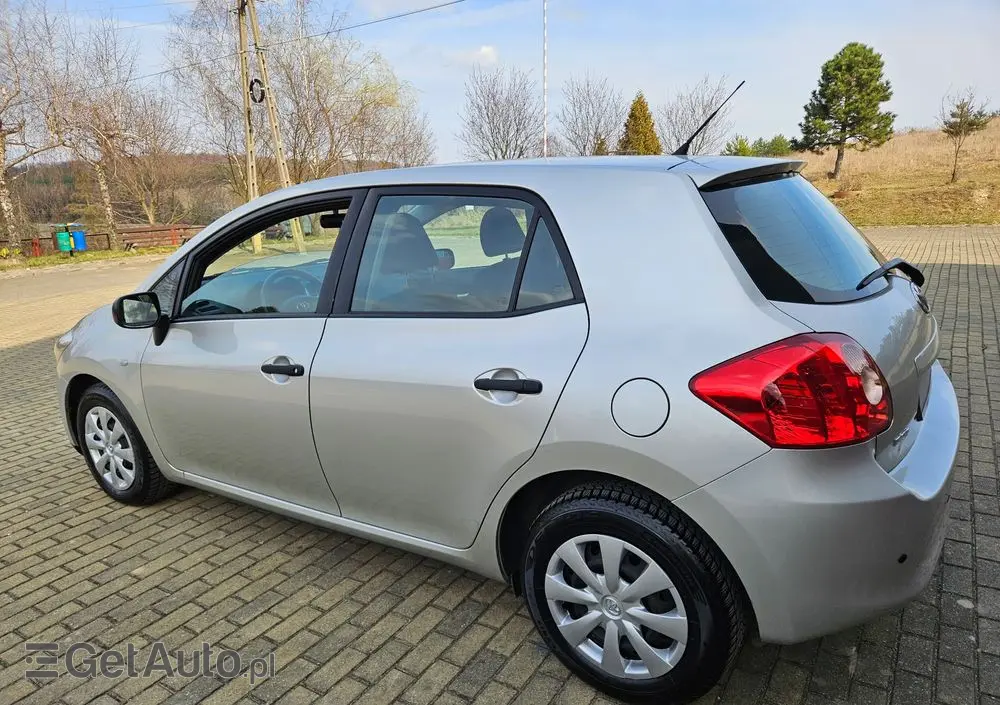 TOYOTA Auris 1.33 VVT-i Luna