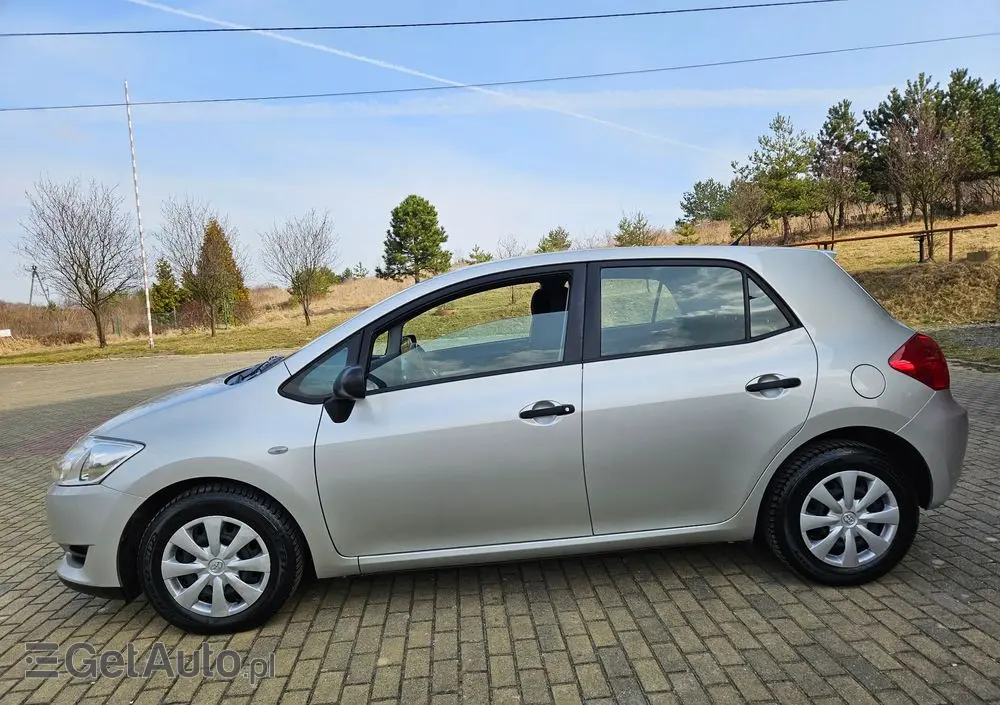 TOYOTA Auris 1.33 VVT-i Luna
