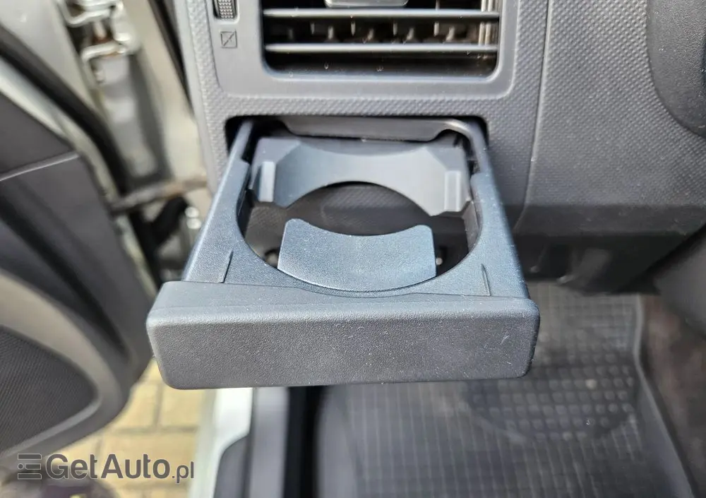 TOYOTA Auris 1.33 VVT-i Luna