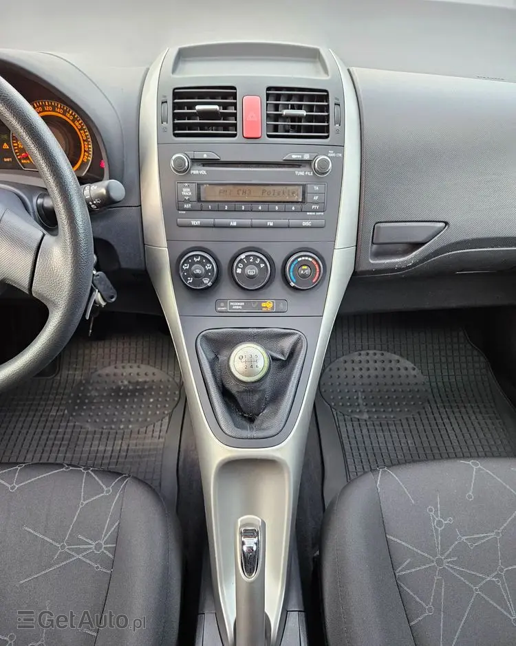 TOYOTA Auris 1.33 VVT-i Luna