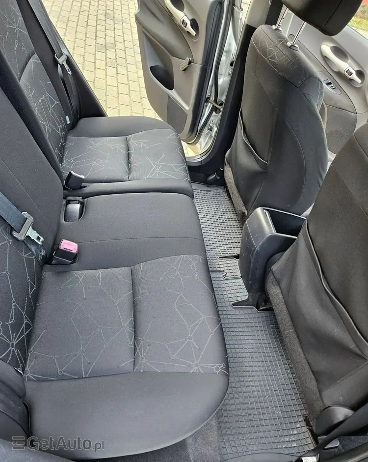 TOYOTA Auris 1.33 VVT-i Luna