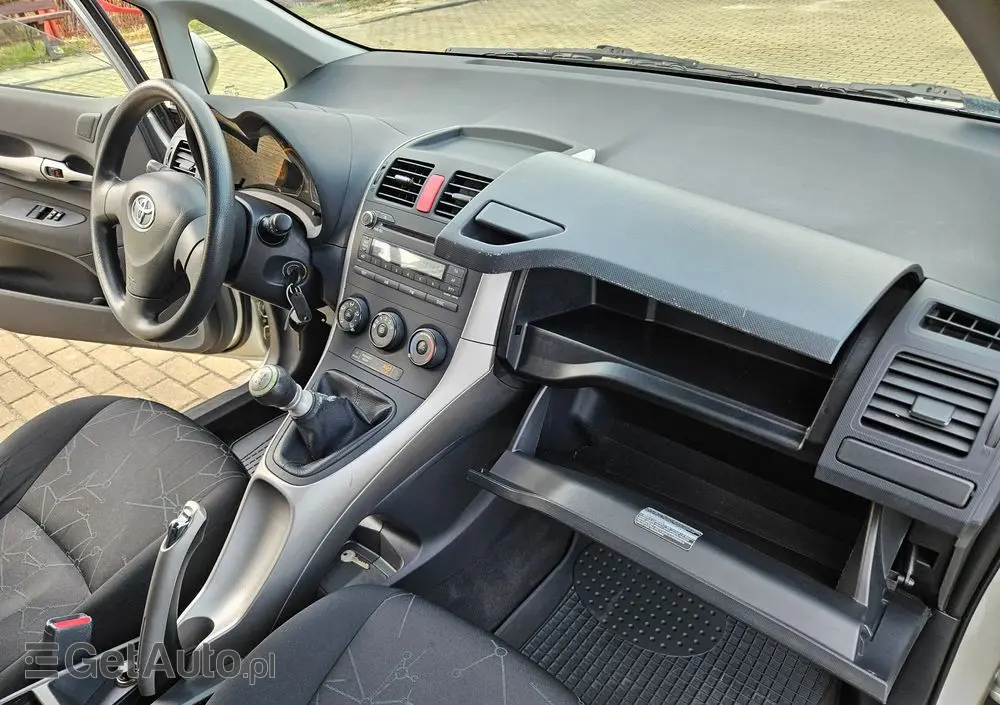 TOYOTA Auris 1.33 VVT-i Luna