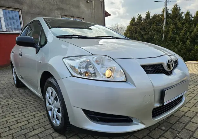TOYOTA Auris 1.33 VVT-i Luna