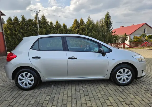 TOYOTA Auris 1.33 VVT-i Luna
