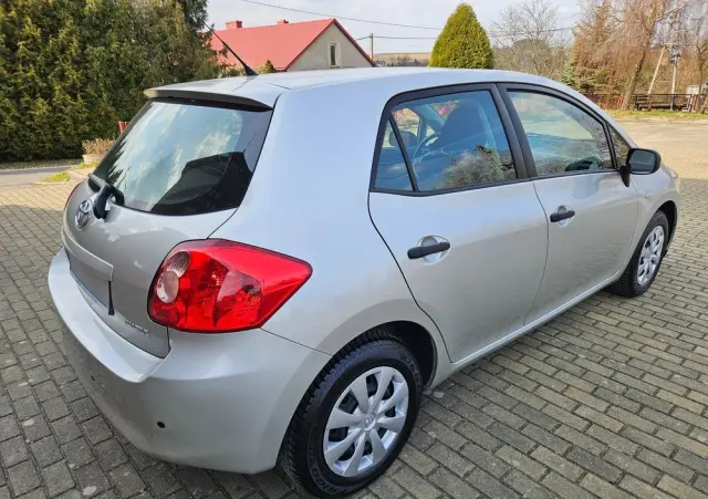 TOYOTA Auris 1.33 VVT-i Luna