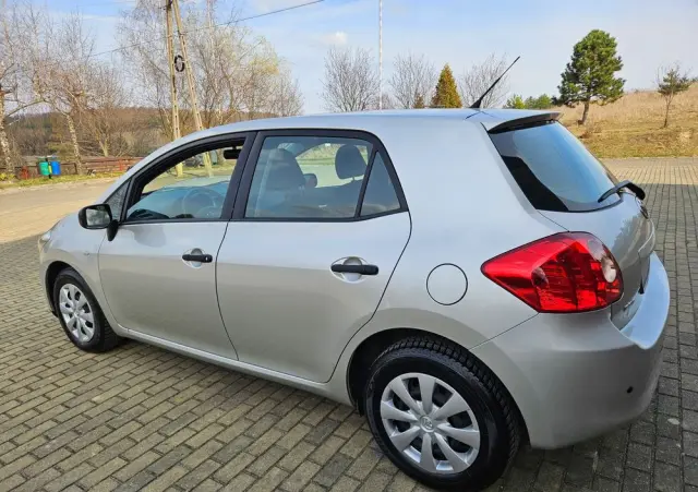 TOYOTA Auris 1.33 VVT-i Luna