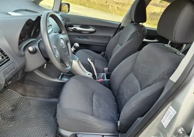 TOYOTA Auris 1.33 VVT-i Luna