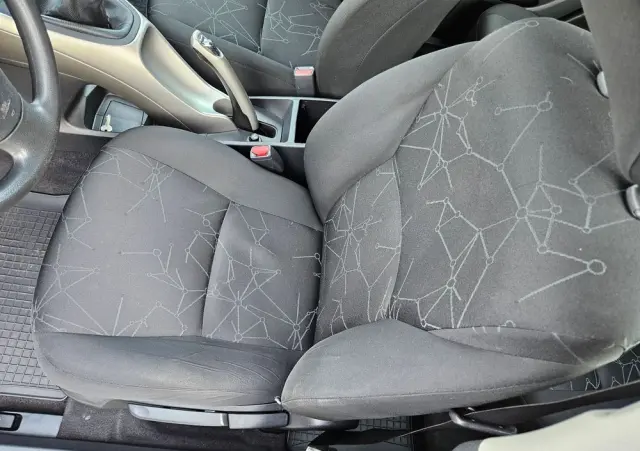 TOYOTA Auris 1.33 VVT-i Luna