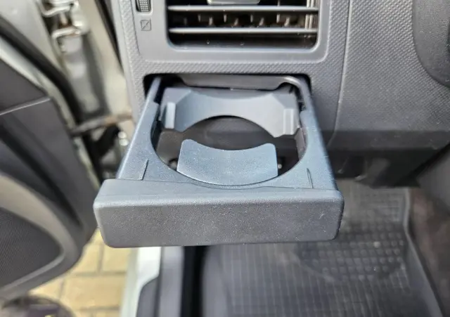 TOYOTA Auris 1.33 VVT-i Luna