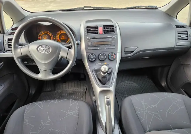 TOYOTA Auris 1.33 VVT-i Luna