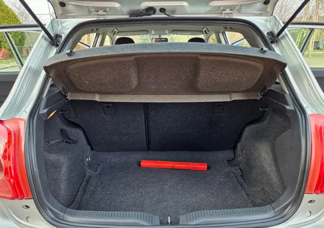 TOYOTA Auris 1.33 VVT-i Luna