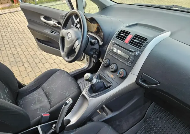 TOYOTA Auris 1.33 VVT-i Luna