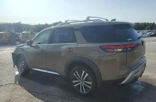 NISSAN Pathfinder 