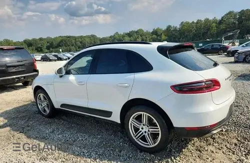 PORSCHE Macan 