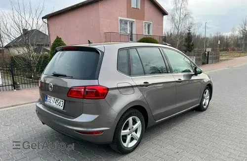 VOLKSWAGEN Golf Sportsvan 