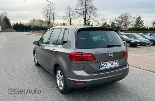 VOLKSWAGEN Golf Sportsvan 