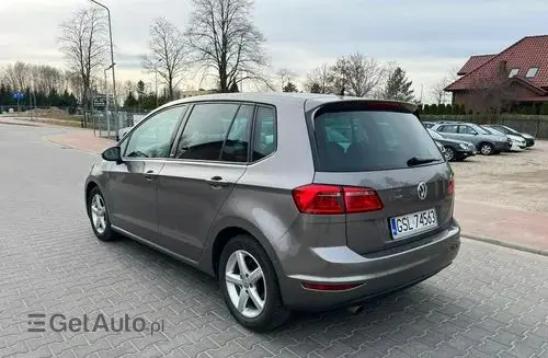 VOLKSWAGEN Golf Sportsvan 