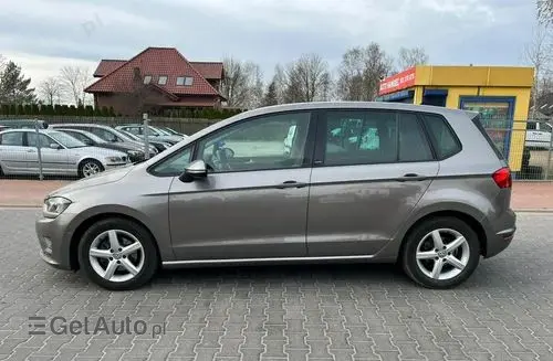 VOLKSWAGEN Golf Sportsvan 