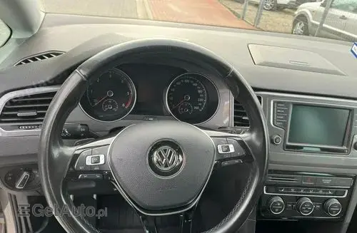 VOLKSWAGEN Golf Sportsvan 