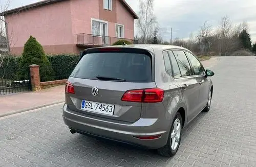 VOLKSWAGEN Golf Sportsvan 