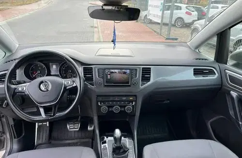 VOLKSWAGEN Golf Sportsvan 